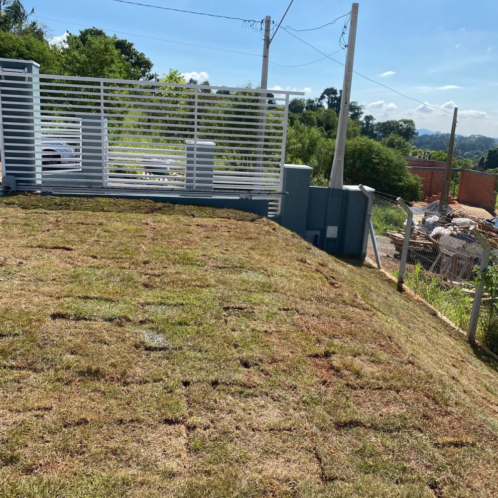 f8f990c9-c7a4-47e3-b764-0934d7a67e23